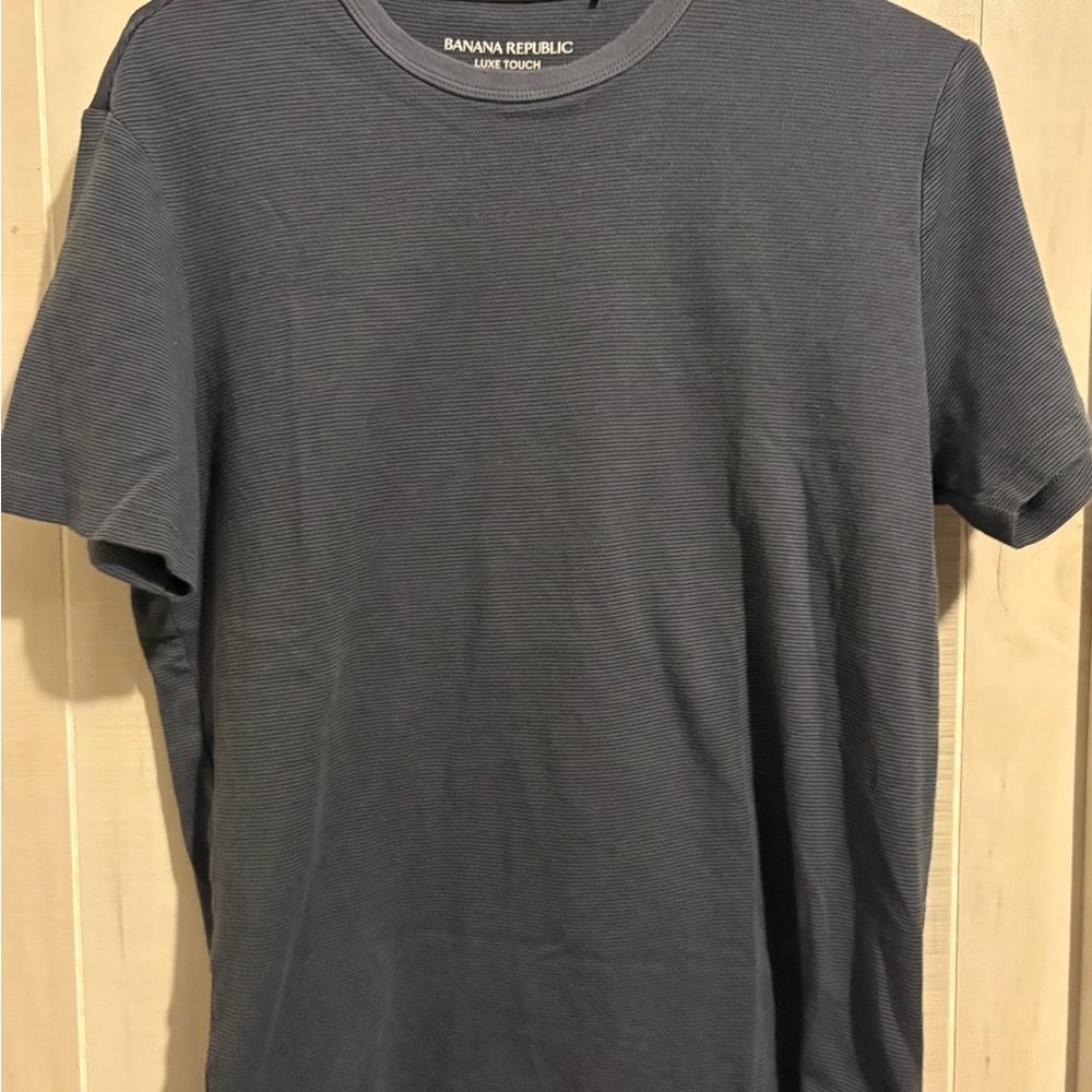 Banana Republic Charcoal Short Sleeve Tee